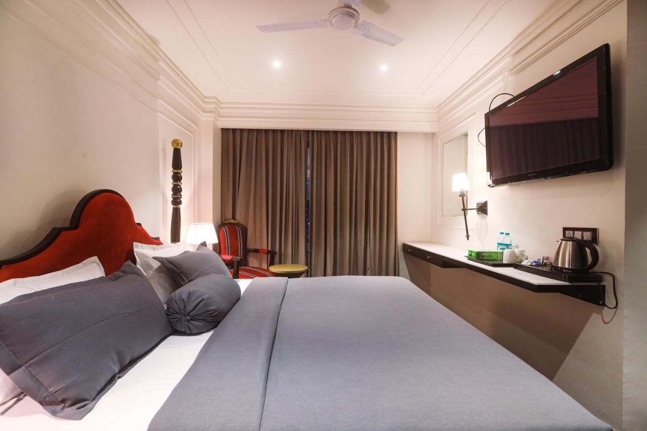 The Saga Hotel New Delhi Exteriör bild