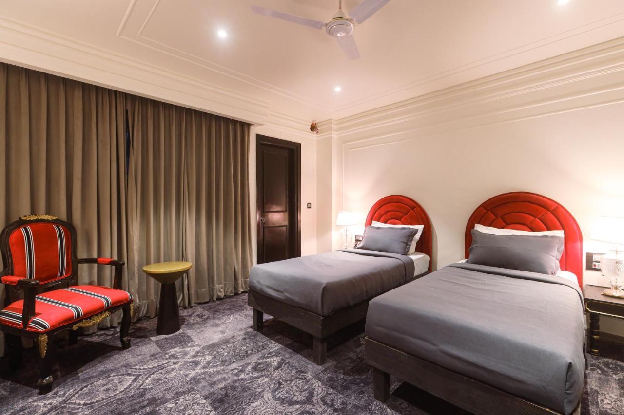 The Saga Hotel New Delhi Exteriör bild